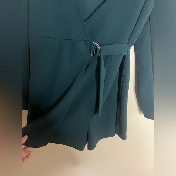 Fashion Nova The Night Has Just Begun Romper Hunter Green Size Medium - Picture 8 of 11